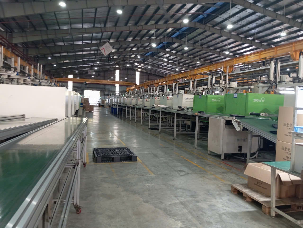 Injection machines area.jpg
